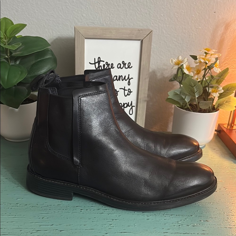 Black Leather Men's Chelsea Cole Haan boots SZ 9 M box 140